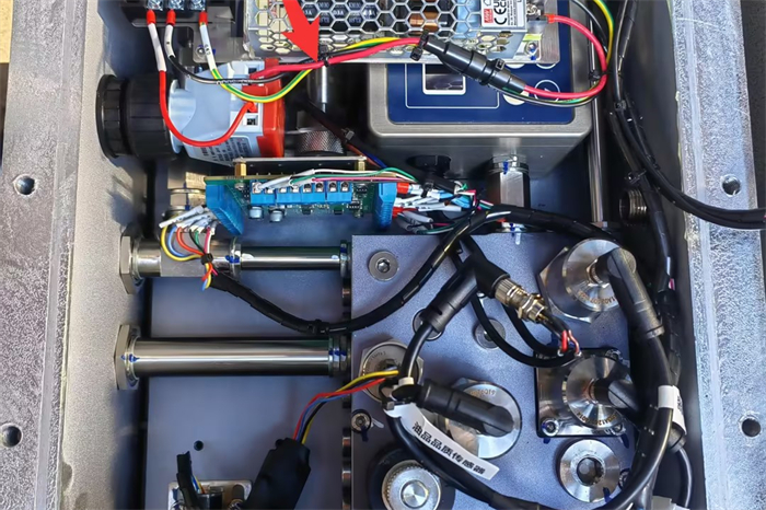 內(nèi)類(lèi)加工廠油液在線(xiàn)監(jiān)測(cè)系統(tǒng)