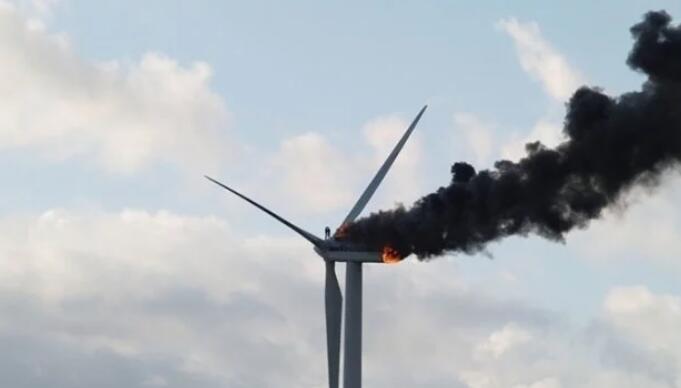 風電抗磨液壓油變黑說明油已經變質？在線監測